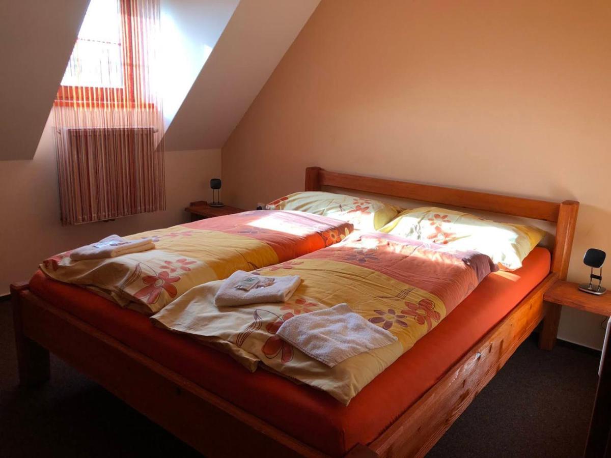 Penzion Kelt Hotel Zator Bagian luar foto