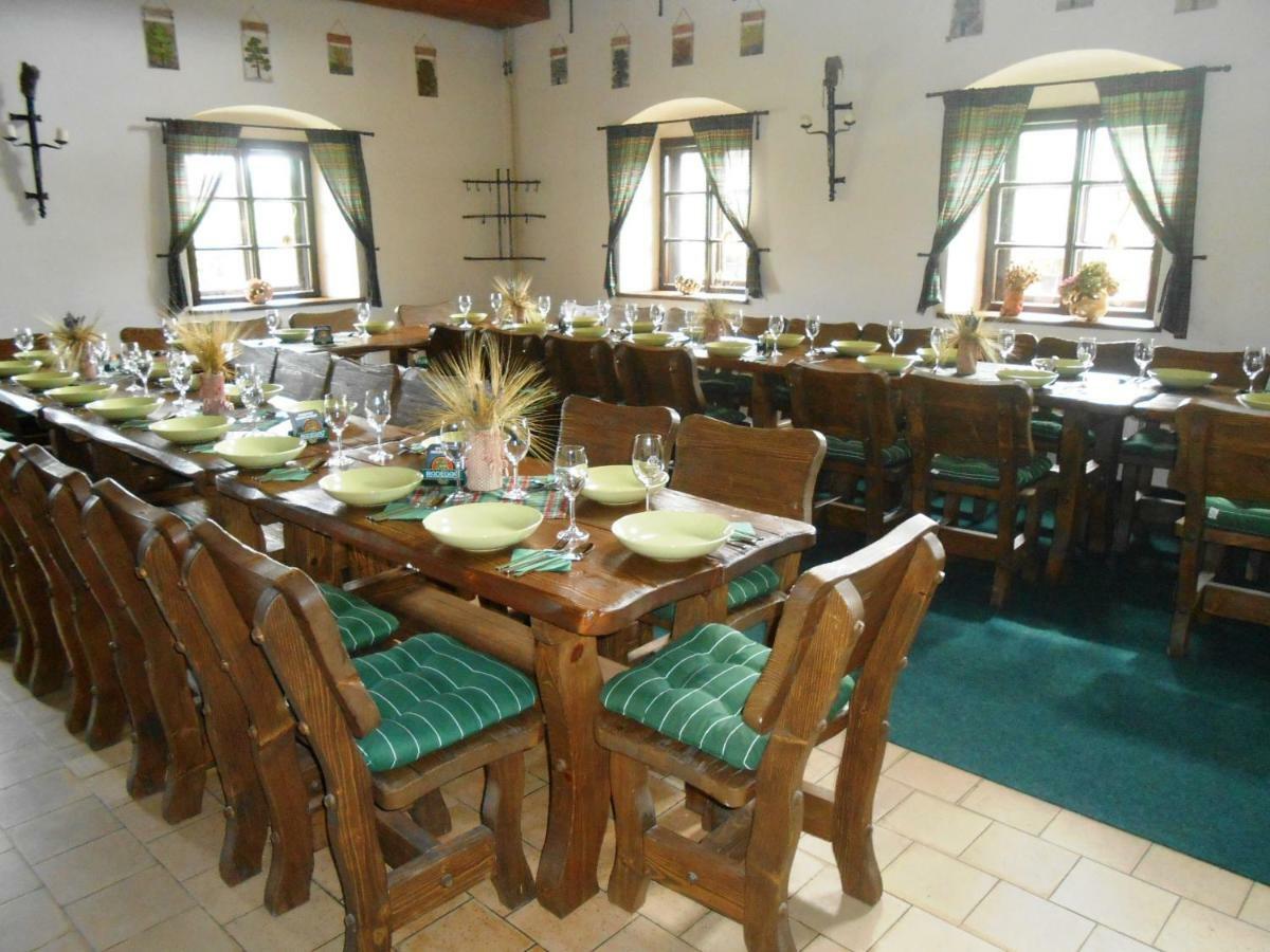 Penzion Kelt Hotel Zator Bagian luar foto