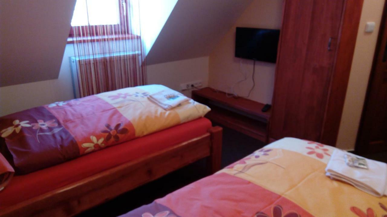 Penzion Kelt Hotel Zator Bagian luar foto
