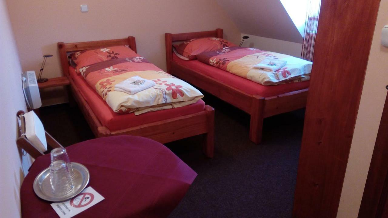 Penzion Kelt Hotel Zator Bagian luar foto