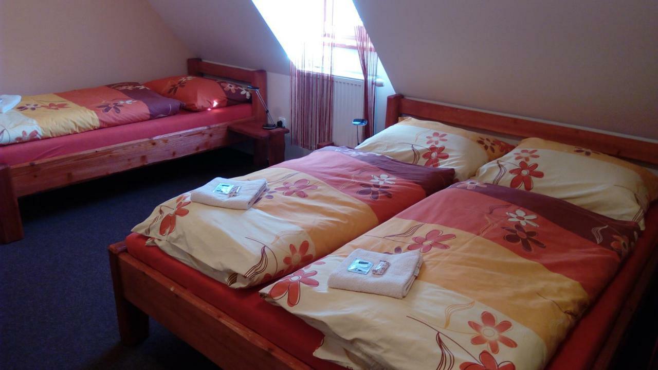 Penzion Kelt Hotel Zator Bagian luar foto